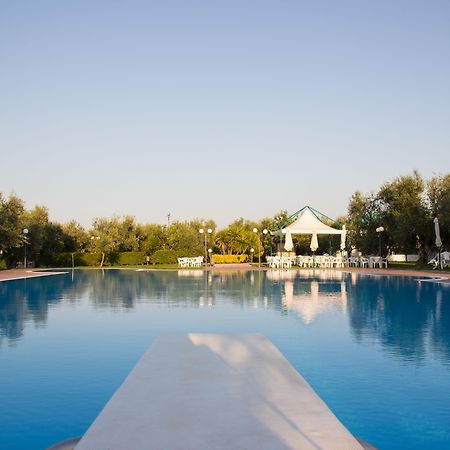 Giardino Degli Ulivi Resort Masseria マルゲリータ・ディ・サヴォイア エクステリア 写真