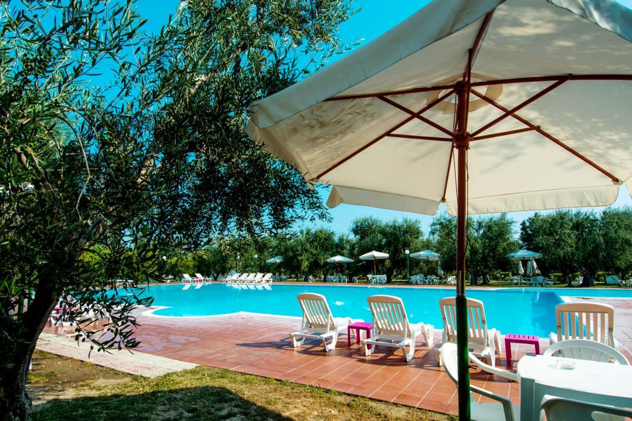 Giardino Degli Ulivi Resort Masseria マルゲリータ・ディ・サヴォイア エクステリア 写真