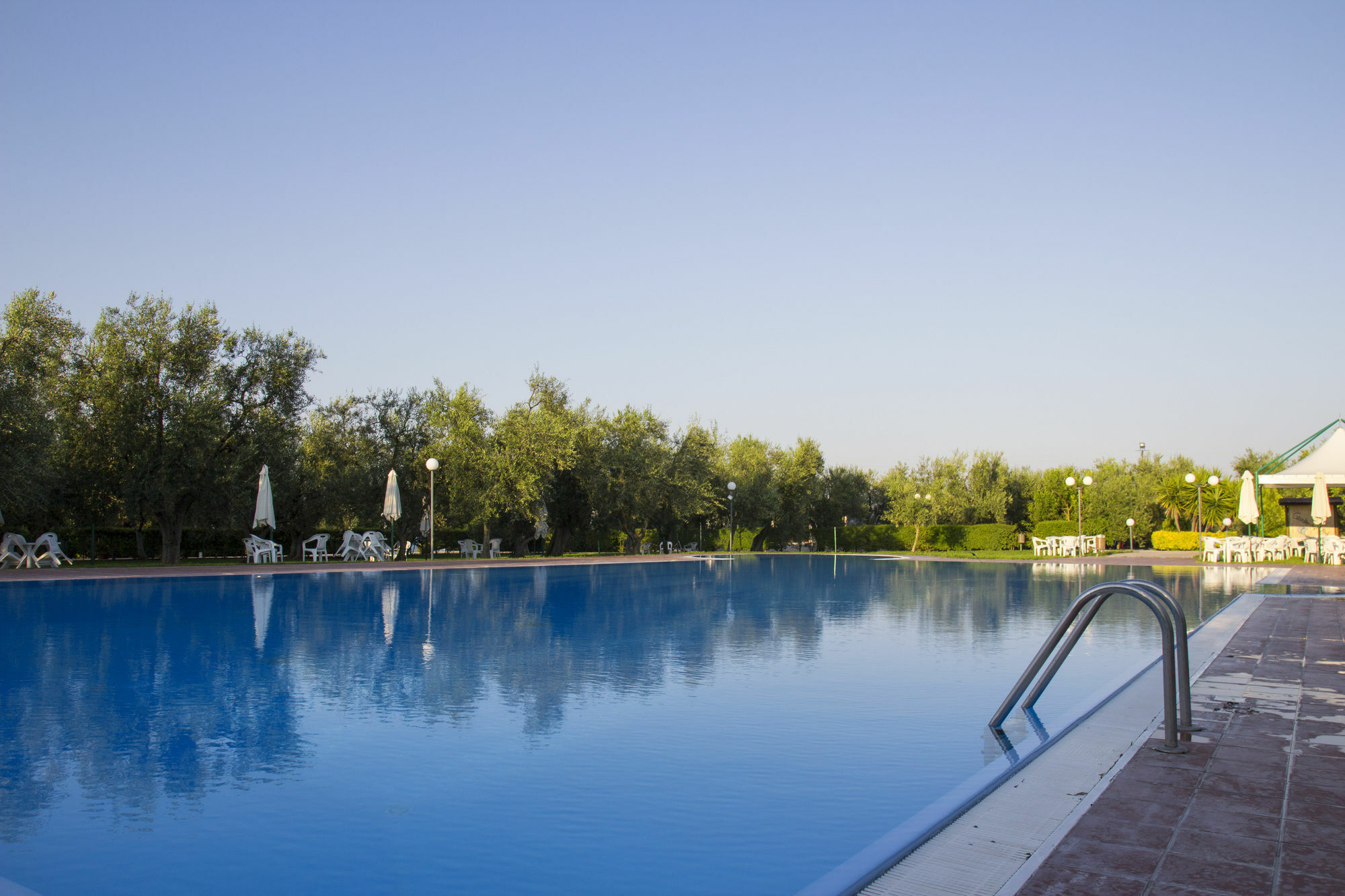 Giardino Degli Ulivi Resort Masseria マルゲリータ・ディ・サヴォイア エクステリア 写真